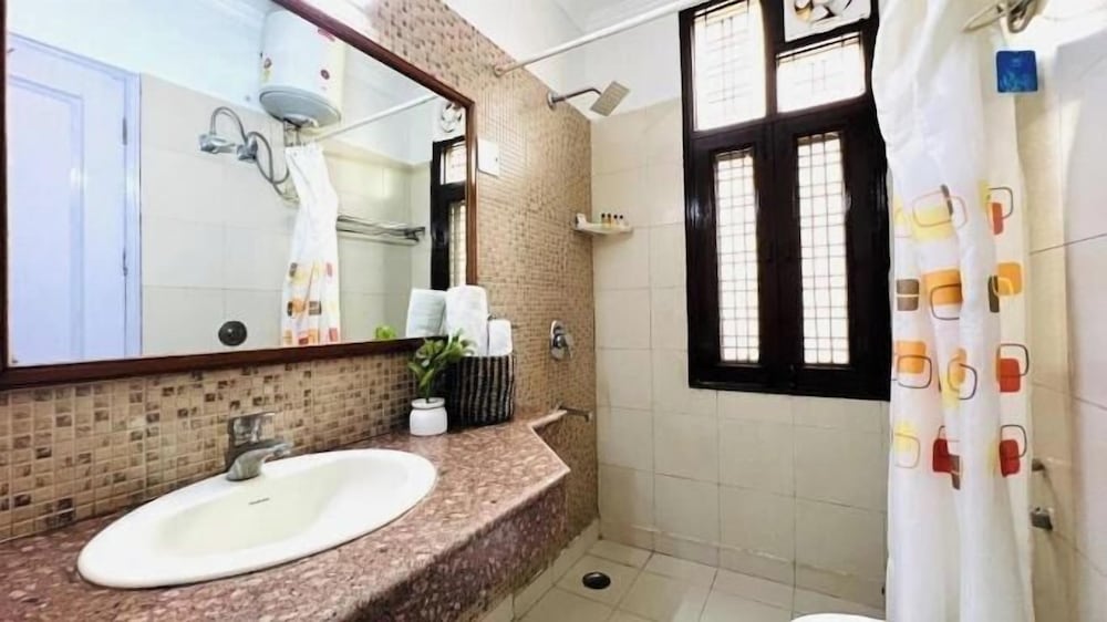 bluo modern 1bhk dlf galleria market