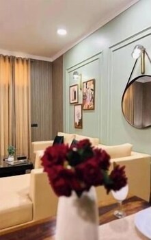 bluo modern 1bhk dlf galleria market