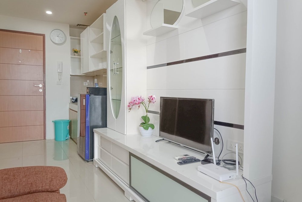 Nice And Homey 2Br At Vida View Makasar Apartment,,0 star