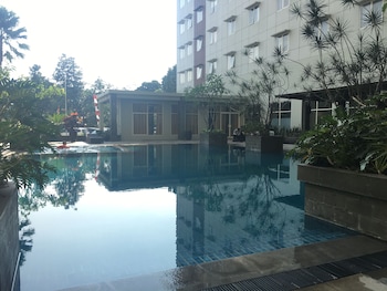 cozy 2br apartment at pinewood jatinangor