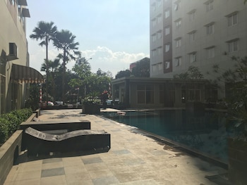 cozy 2br apartment at pinewood jatinangor