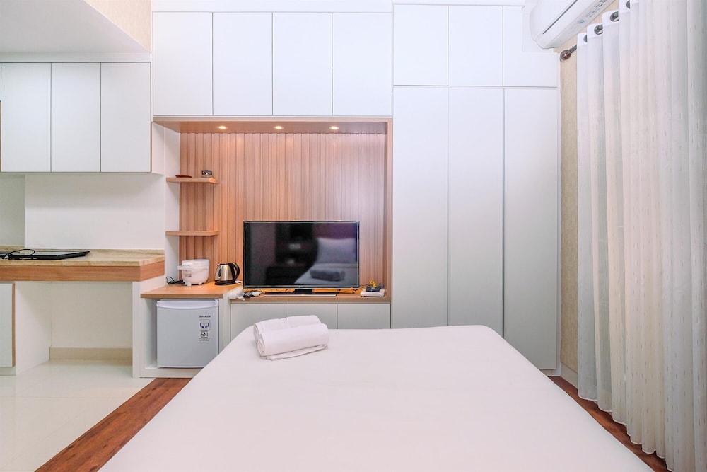 cozy studio at transpark cibubur apartment