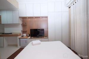 cozy studio at transpark cibubur apartment