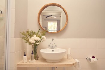 the corner house la nnexe