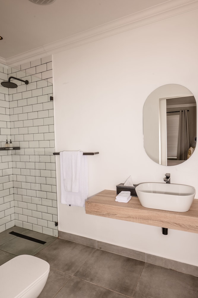 the corner house la nnexe