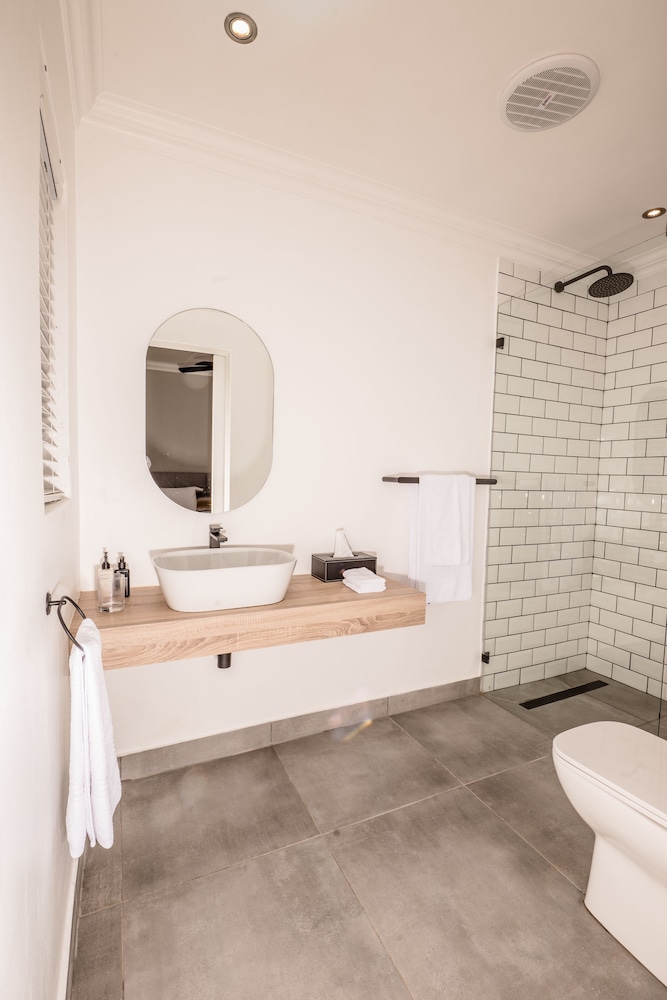 the corner house la nnexe