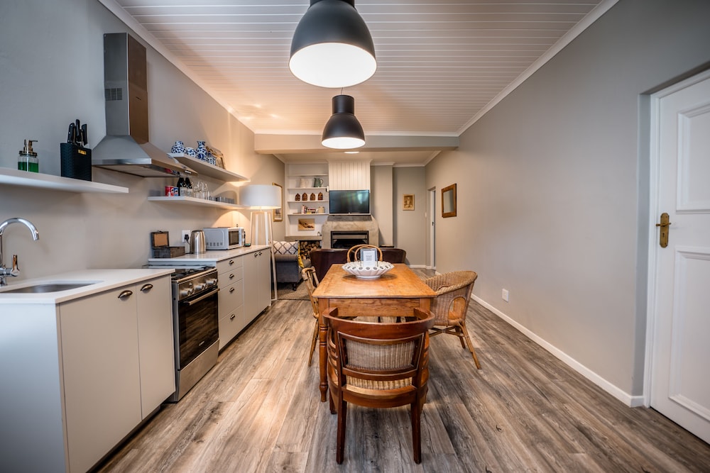 the corner house la nnexe