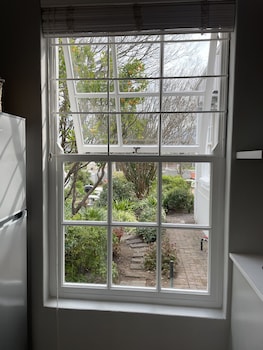 the corner house la nnexe