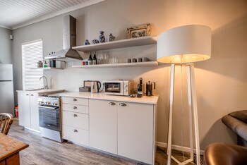 the corner house la nnexe