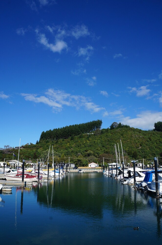 motuoapa bay chalets