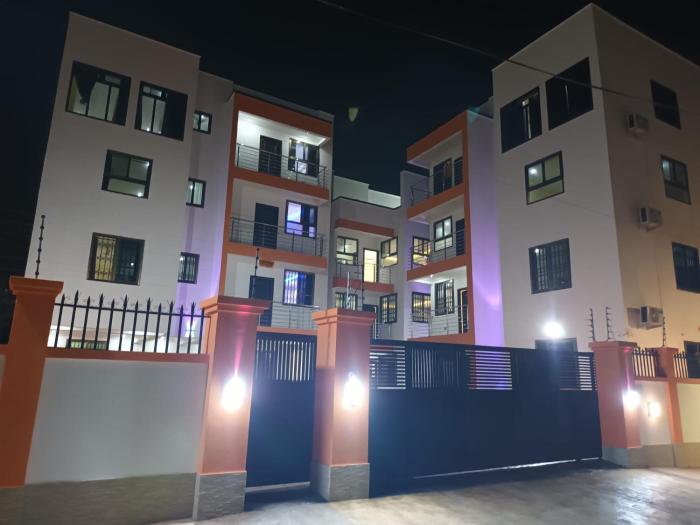 stunning 2 bedroom furnished apartment in accra