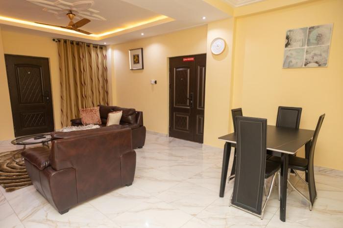 stunning 2 bedroom furnished apartment in accra