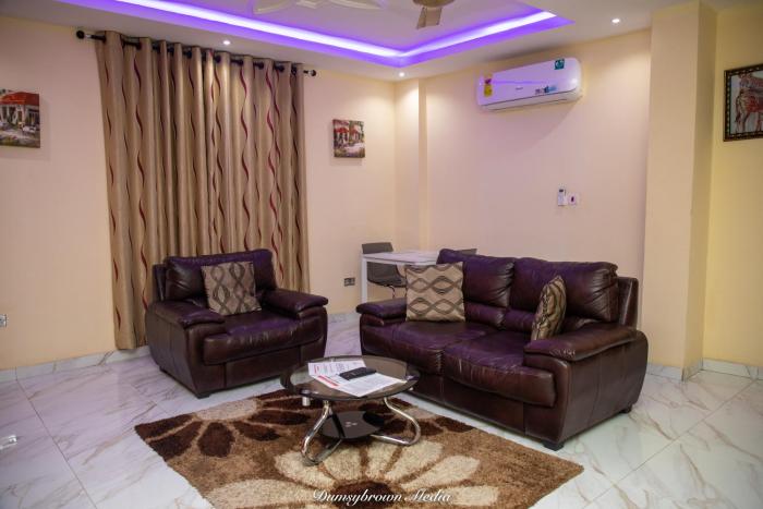 stunning 2 bedroom furnished apartment in accra