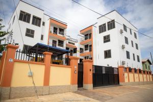 stunning 2 bedroom furnished apartment in accra