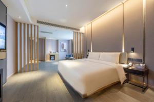atour hotel high tech zone xinglian