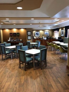 hampton inn hutchinson