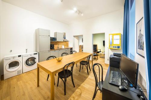 jimmys apartments dandelion