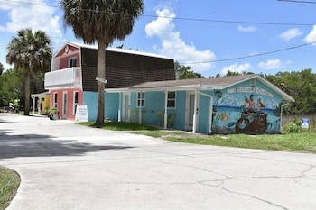 neptunes grotto waterfront retreat