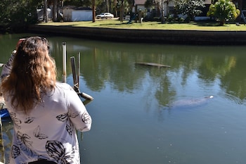 neptunes grotto waterfront retreat