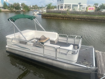 Neptune's Grotto Waterfront Retreat,,2.5 star