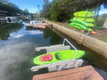 neptunes grotto waterfront retreat