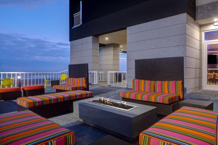 tru by hilton galveston