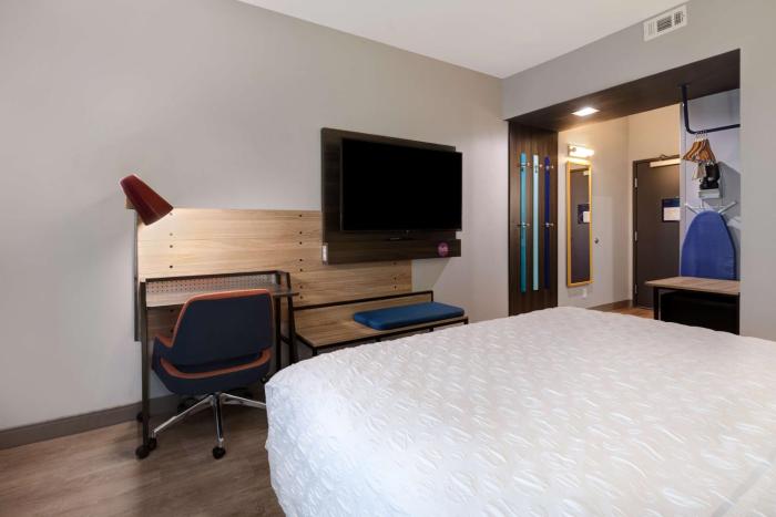 tru by hilton galveston