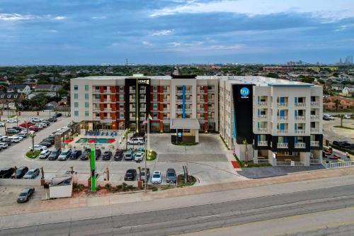 tru by hilton galveston