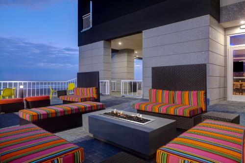 tru by hilton galveston