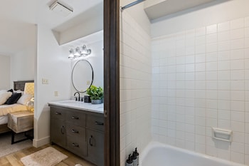 luxurious 2 bedroom base camp condo steps from kirkwood village 2 condo by redawning