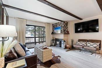 luxurious 2 bedroom base camp condo steps from kirkwood village 2 condo by redawning