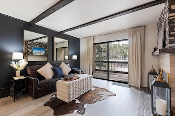luxurious 2 bedroom base camp condo steps from kirkwood village 2 condo by redawning