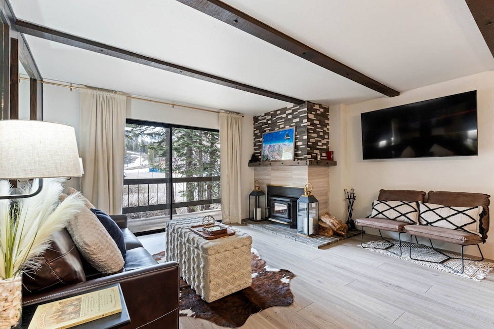 luxurious 2 bedroom base camp condo steps from kirkwood village 2 condo by redawning
