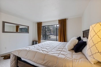 Luxurious 2 Bedroom Base Camp Condo - Steps From Kirkwood Village 2 Condo By Redawning,,4 star