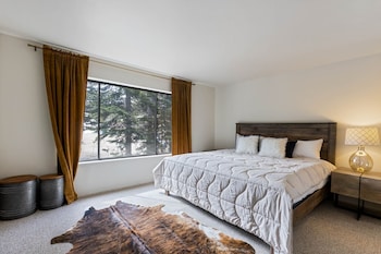 Luxurious 2 Bedroom Base Camp Condo - Steps From Kirkwood Village 2 Condo By Redawning,,4 star