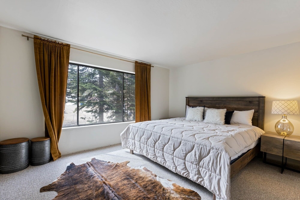 luxurious 2 bedroom base camp condo steps from kirkwood village 2 condo by redawning