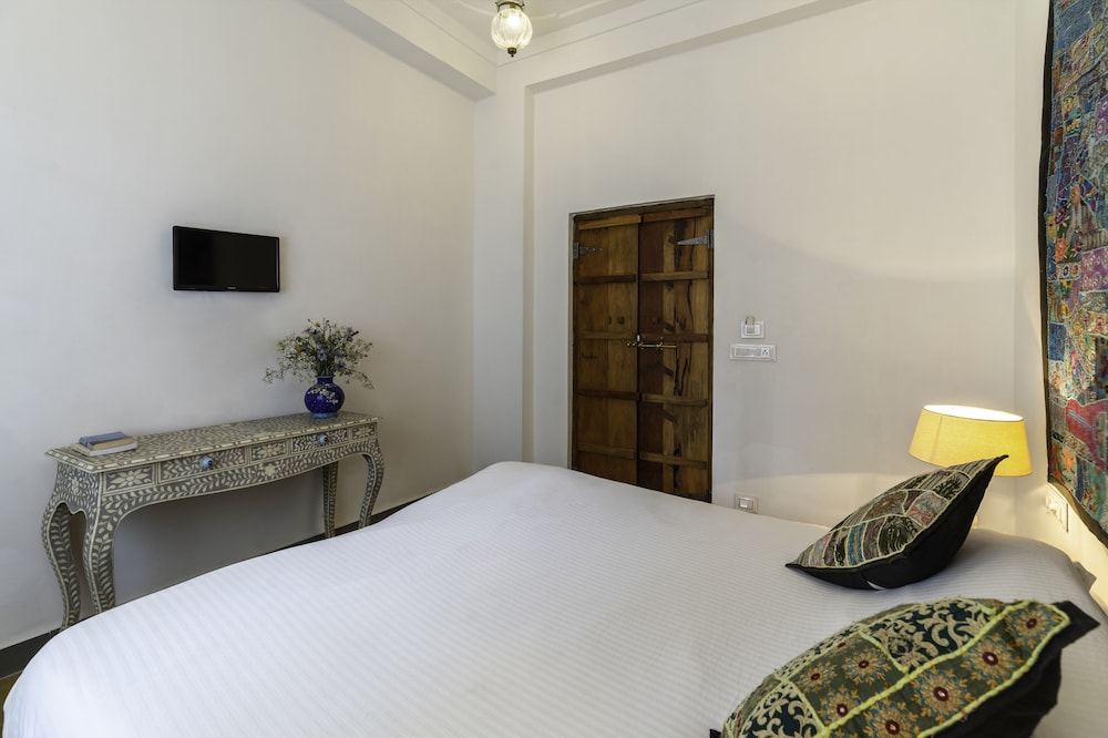 hibiscus guest house