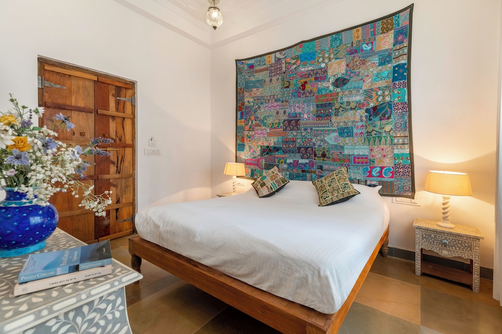 hibiscus guest house