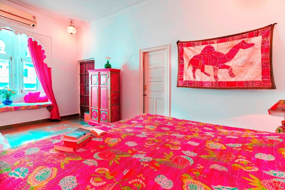 hibiscus guest house