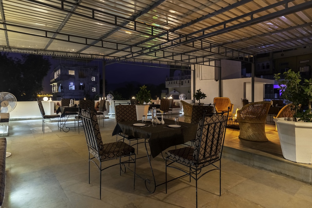 hibiscus guest house