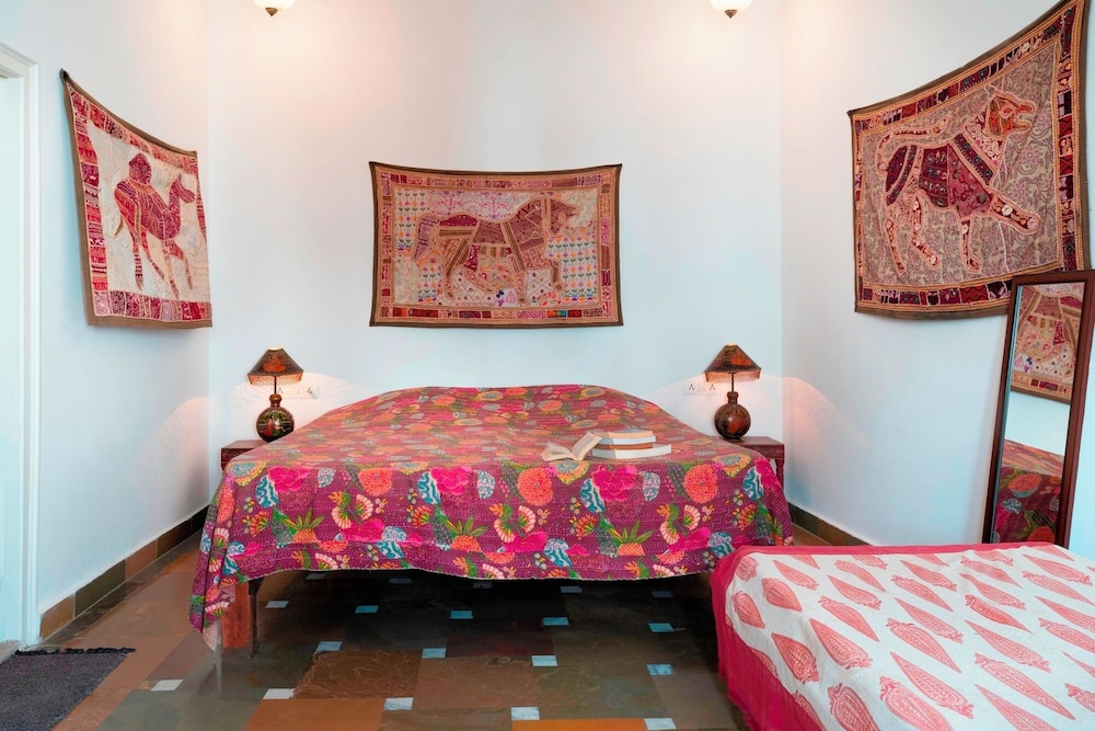 hibiscus guest house