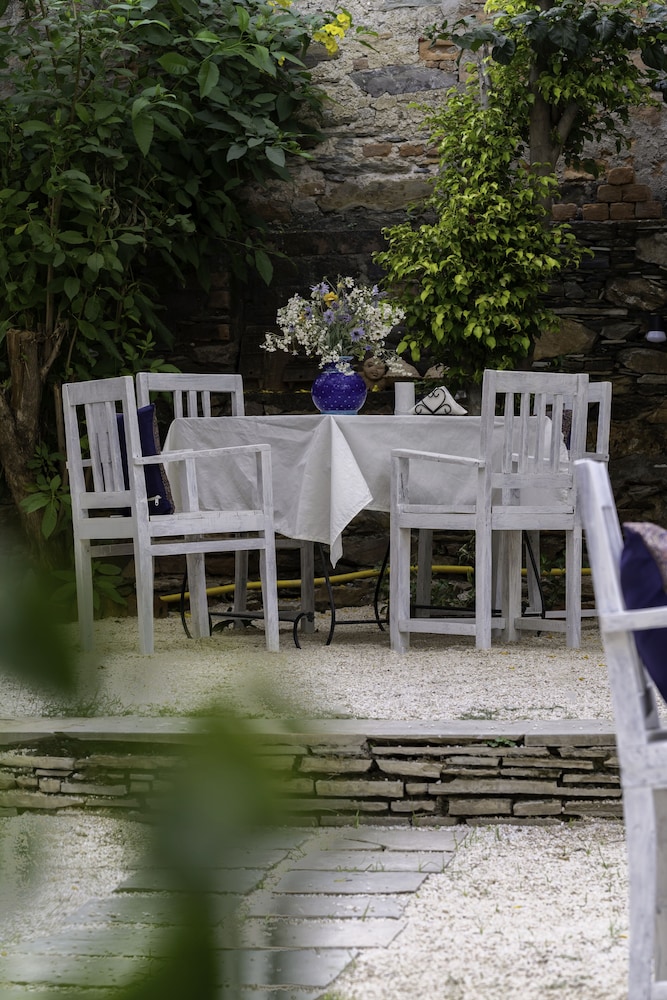 hibiscus guest house