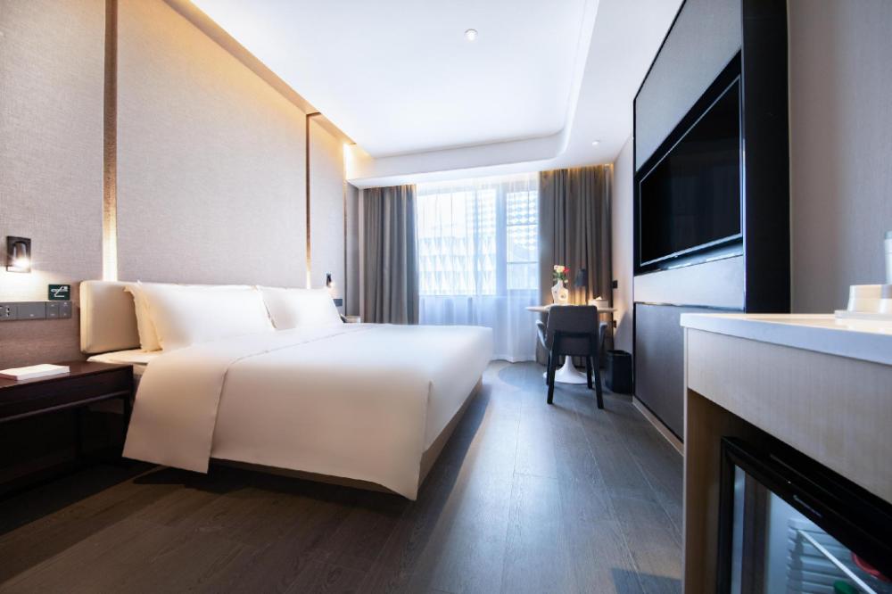 atour hotel wuhan chuhe hanjie hanxiu theater