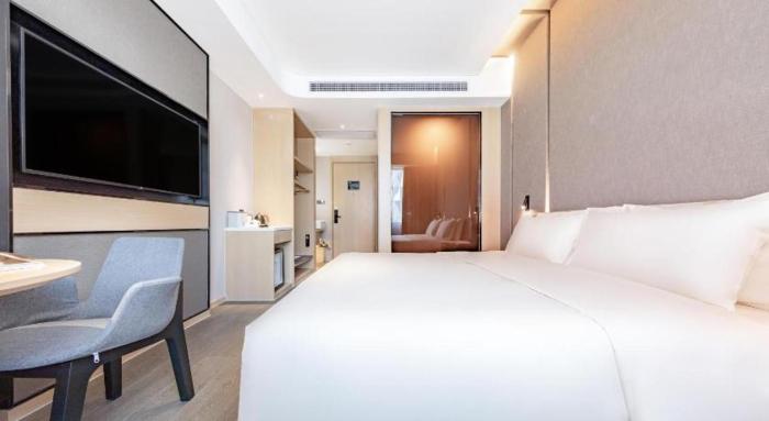 atour hotel wuhan chuhe hanjie hanxiu theater