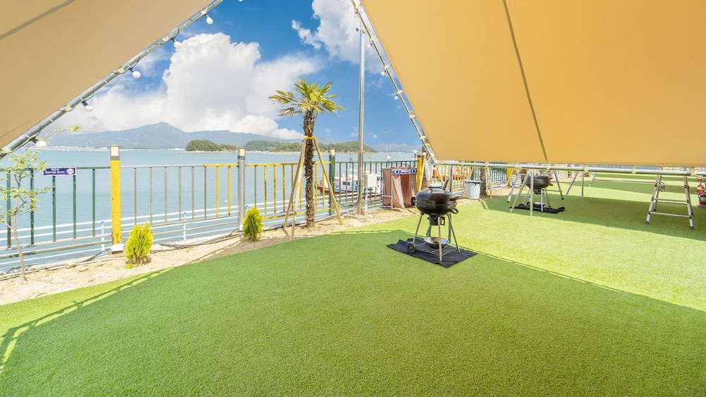 goseong bluebeach pensionandglamping