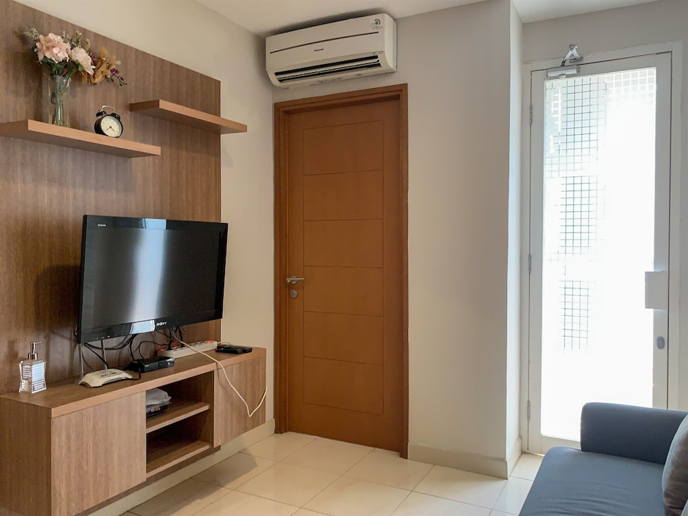 comfort and tidy 2br at cinere bellevue suites apartment