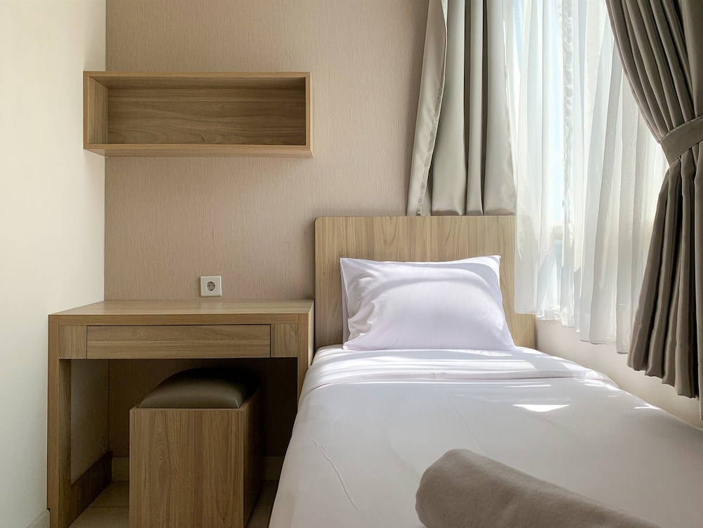 comfort and tidy 2br at cinere bellevue suites apartment