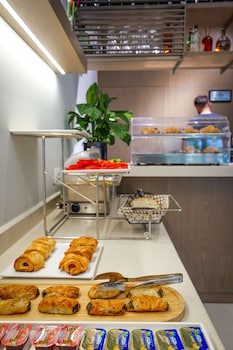 Hotel Central,,2 star