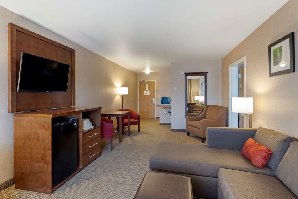 comfort suites anchorage international airport