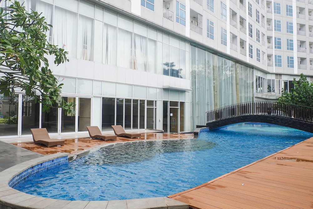 3br luxurious and elegant apartment at grand sungkono lagoon